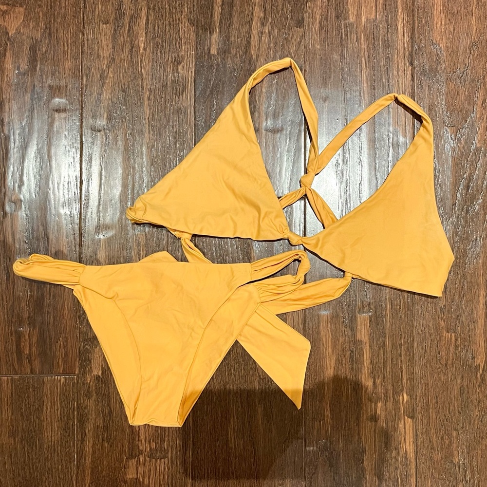 Frankie’s Bikinis bikini swimsuit set size medium